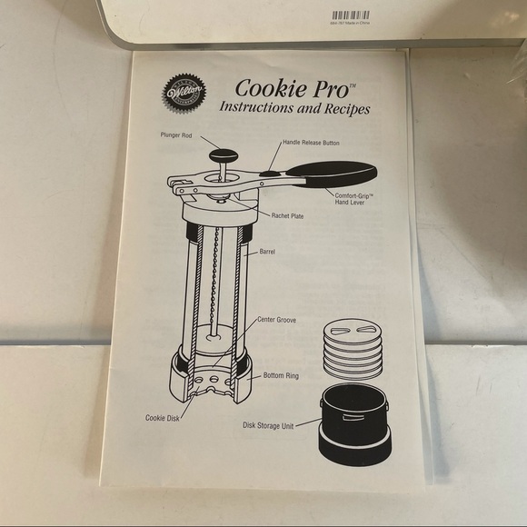 Crate & Barrel Cookie Press Kit (11 pieces) - Picture 5 of 5